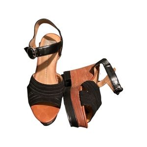 Dolce Vita Wedge sandal 💜